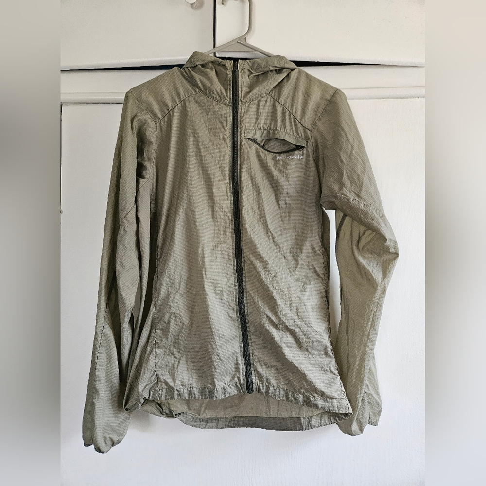 Patagonia windbreaker